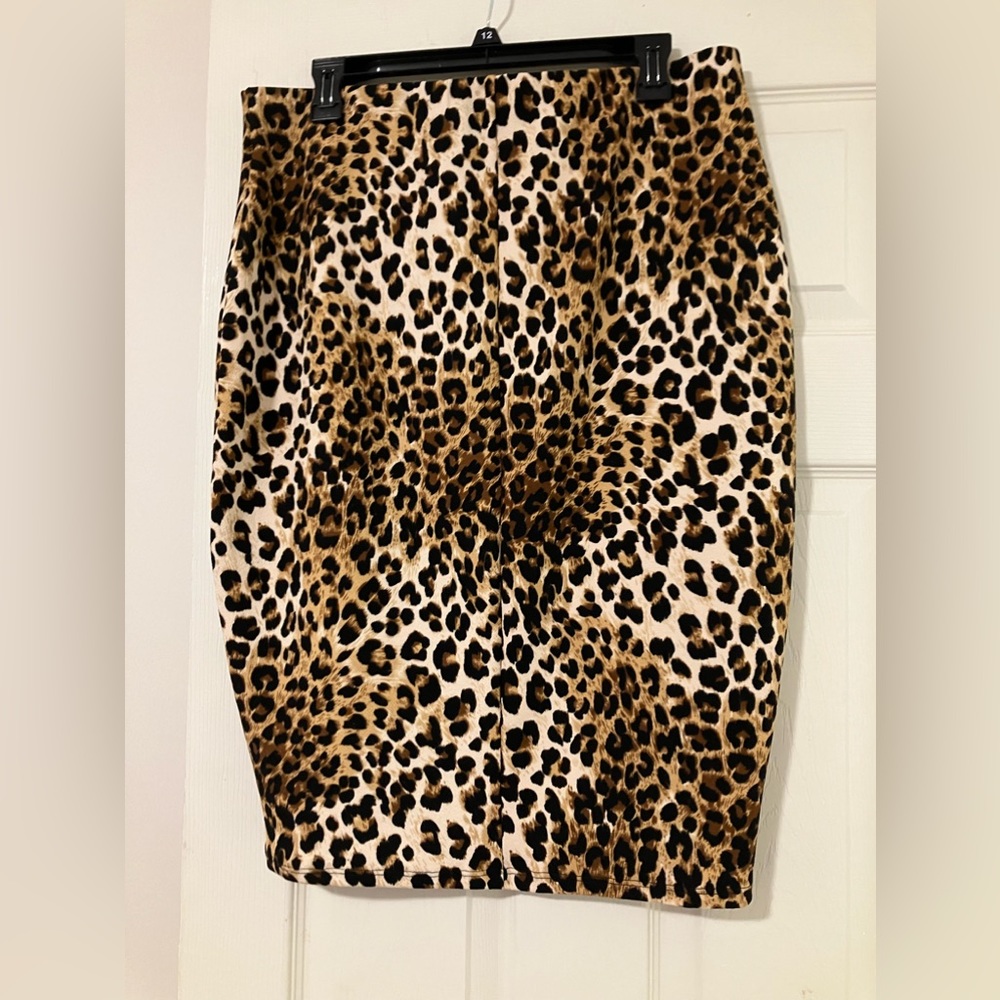 Fashion To Figure skirt, size 1 (14), like new